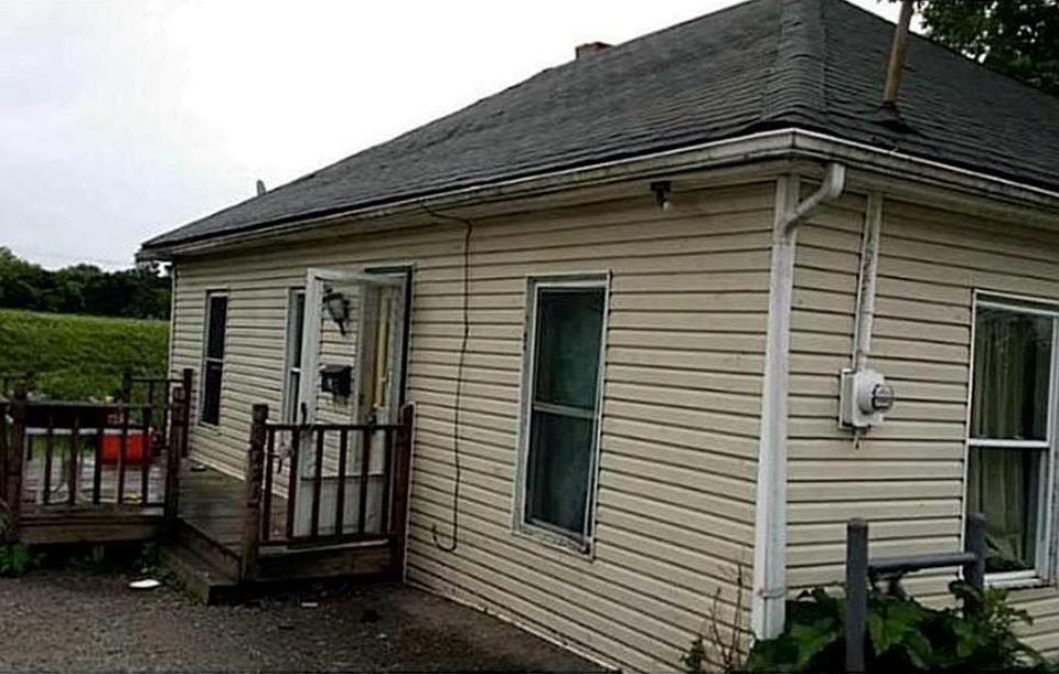 2nd image of 421 S Main St