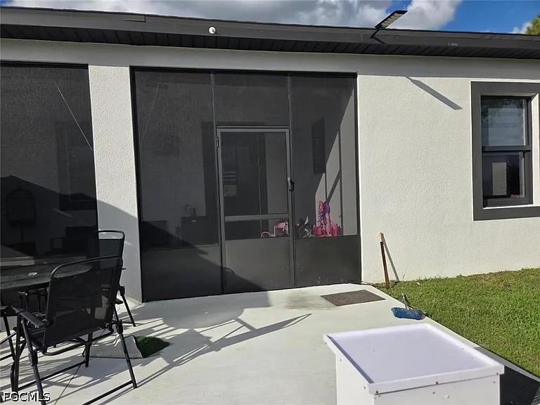 8049 Memory Cir — Photo 12