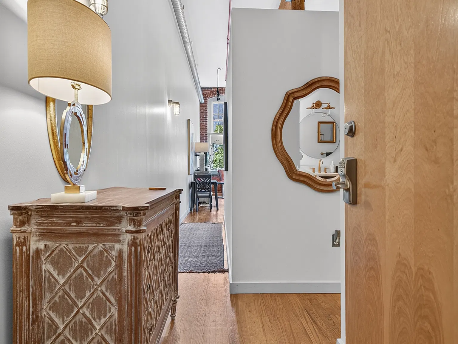 1 bed, 700 sqft, $3,000 — Photo 2