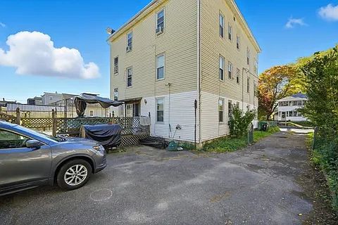 5th image of 42 Ferry St #3