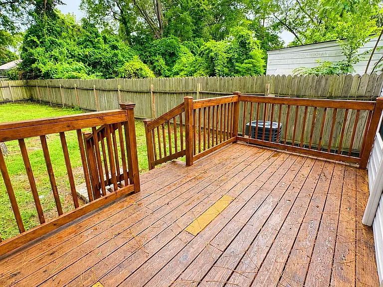 1103 Colonial Ave — Photo 24