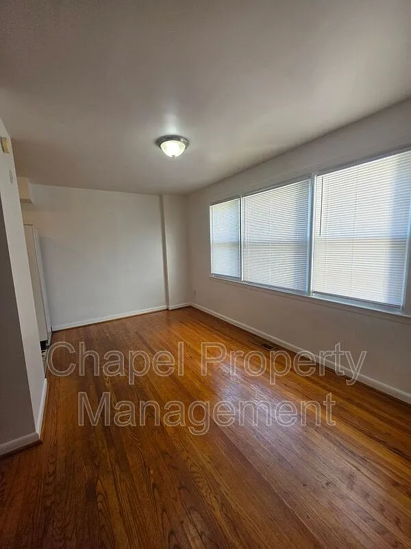 2 bed, 1.0 bath, 1037 sqft, $1,450 — Photo 4