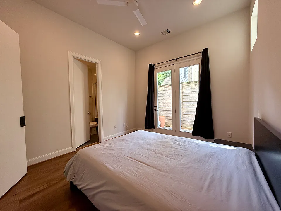 1205 Jackson Blvd #B