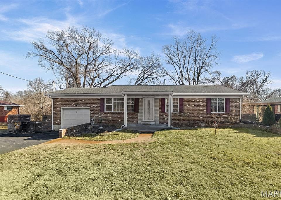 1st image of 208 Hillwood Dr