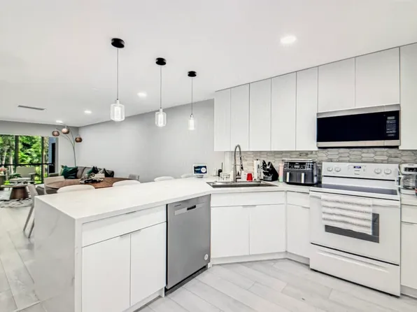 21362 Juego Cir APT 33D, Boca Raton, FL 33433