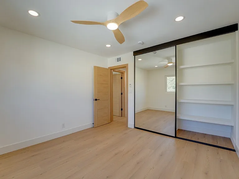 1102 Pacific Beach Dr — Photo 21