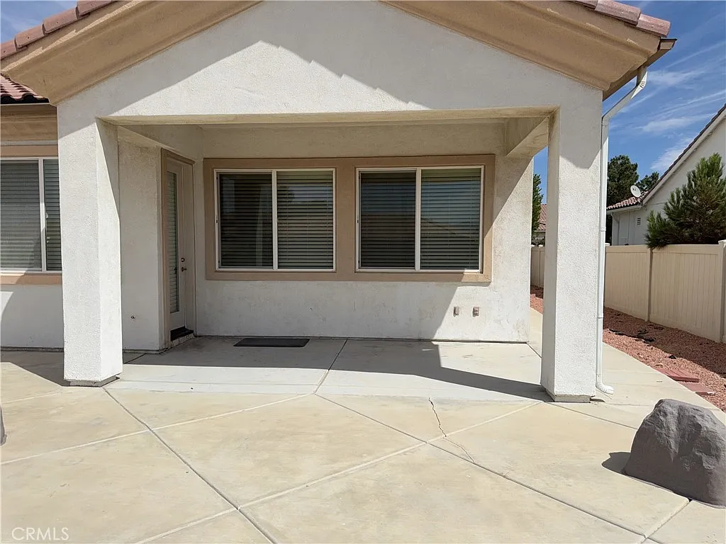 5 bed, 2618 sqft, $2,995 — Photo 4