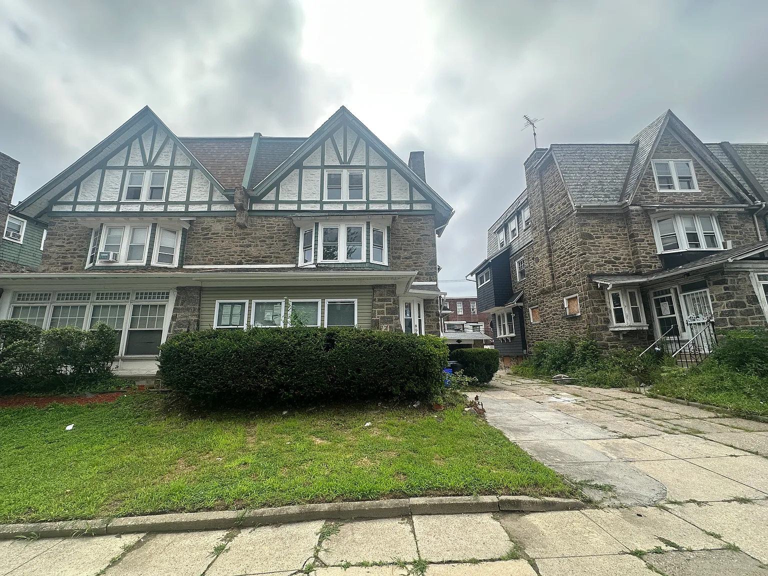 384 Oneida Dr — Photo 3
