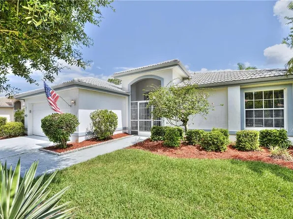 2091 Rio Nuevo Dr, North Fort Myers, FL 33917