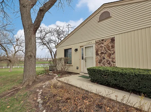 1634 Vermont Dr, Elk Grove Village, IL 60007