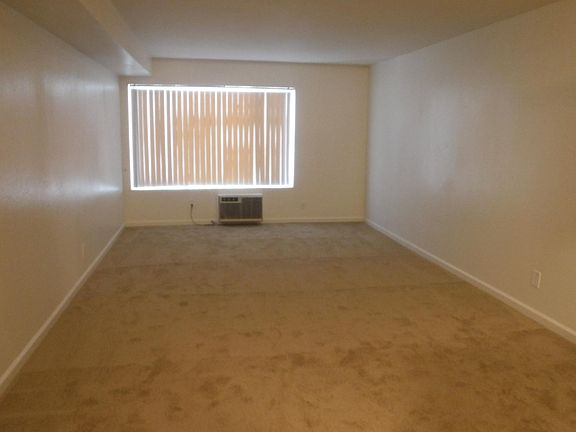 3rd image of 4222 Alabama St #8