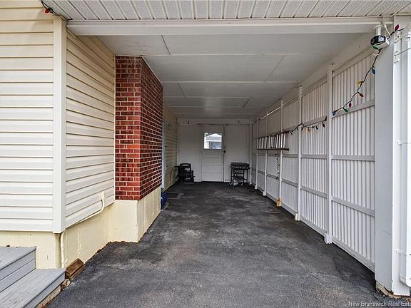 4th image of 10 Sherwood Ave