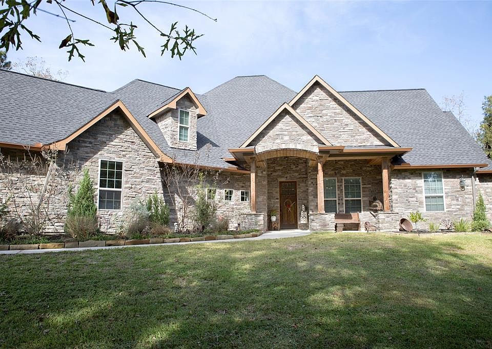 1st image of 8955 Forest Lake Dr