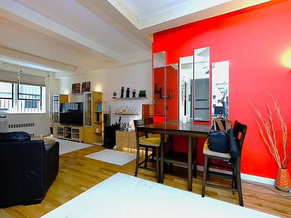 2nd image of 6740 Yellowstone Blvd APT 1H