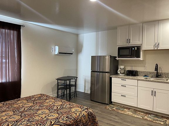 4th image of 249 Leonard Ave #11