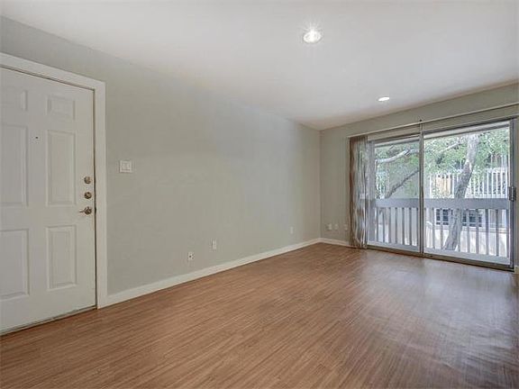 4th image of 2124 Burton Dr APT 208