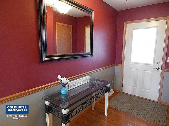 FOYER ENTRY