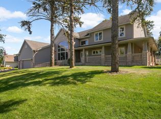 1085 Parkview Ln, Victoria, MN 55386