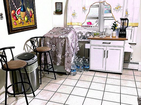 5th image of 4 Conklin Avenue