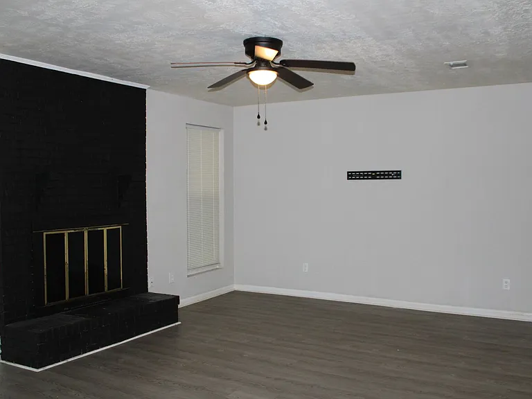 3109 Jennifer Ct — Photo 4
