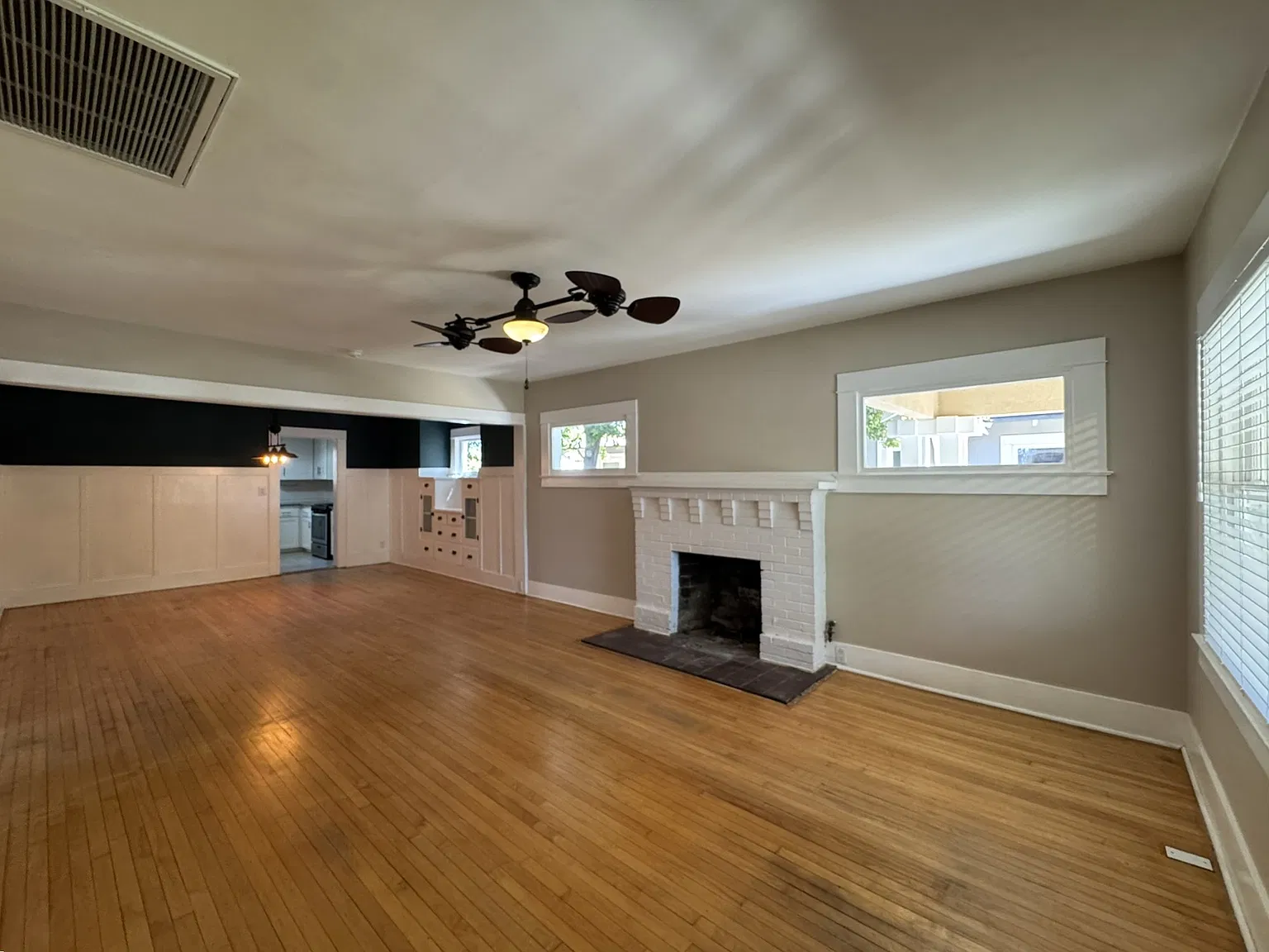 2 bed, 1163 sqft, $1,995 — Photo 2