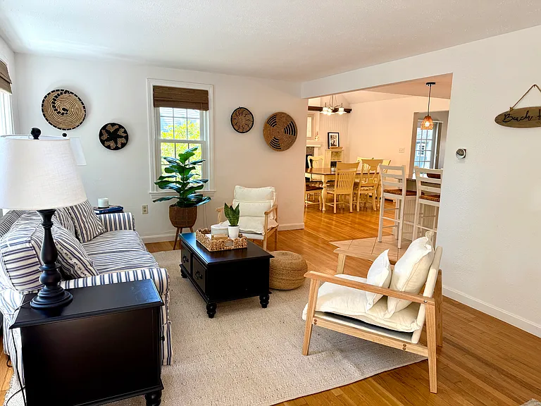 21 Nehoiden Rd — Photo 2