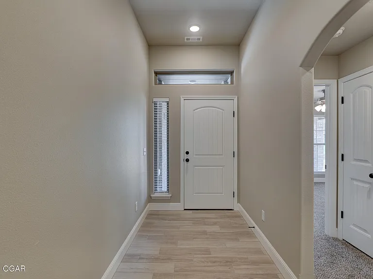 2632 S Lois Ln — Photo 3