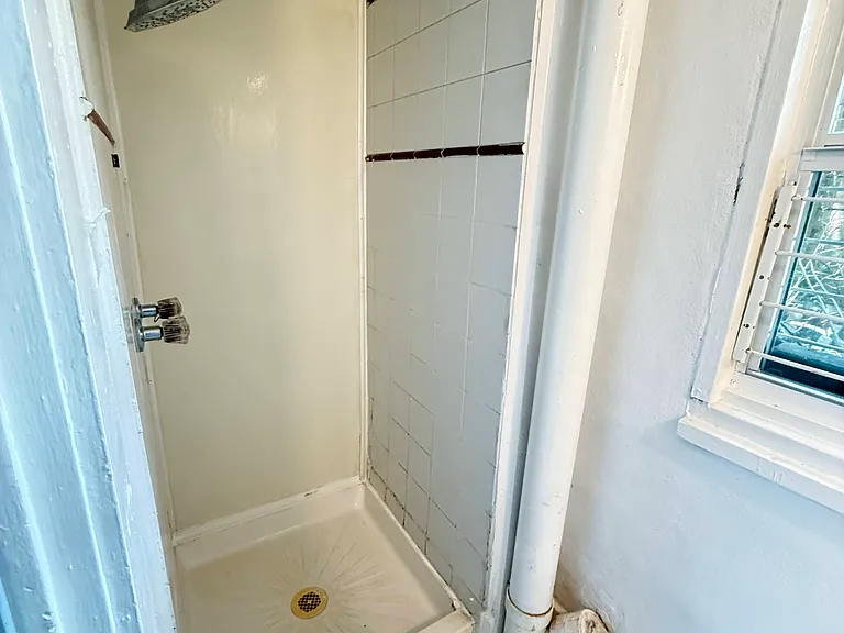 7904 Saint Charles Ave #R6 — Photo 8