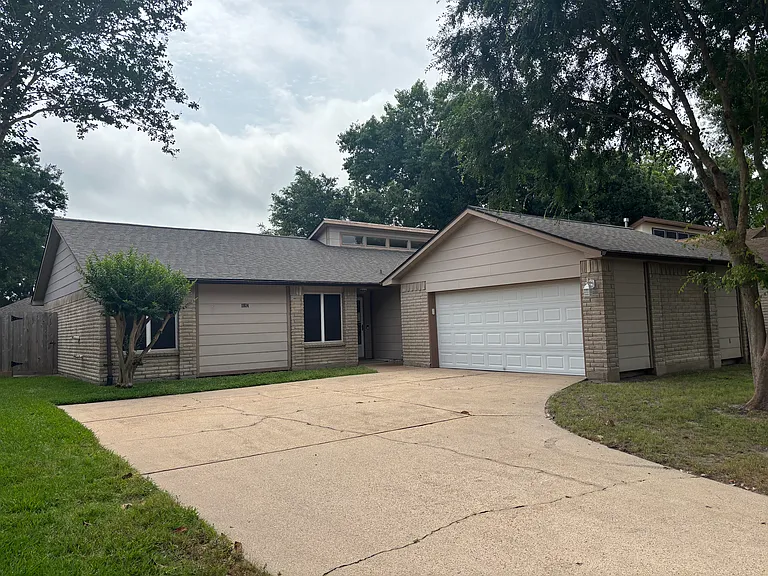 11614 Inga Ln — Photo 1
