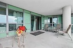 60 Fairfax Cres #201 — Photo 2