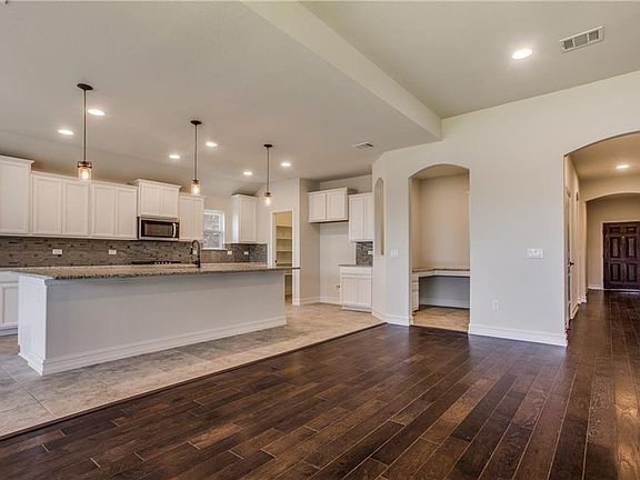 3rd image of 1408 Millican Ln