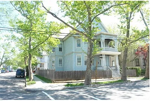 142 Gordon St Photo 1