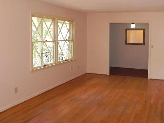 4th image of 7025 Leslie Dell Ln