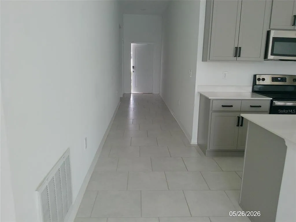 3 bed, 2.0 bath, 1555 sqft, $1,850 — Photo 3