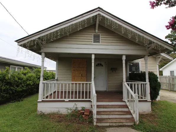 207 W Brocklyn St, Benson, NC 27504