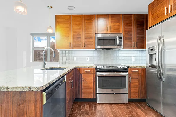 Sold by Mitra Hakimi Realty Group, LLC | media 31