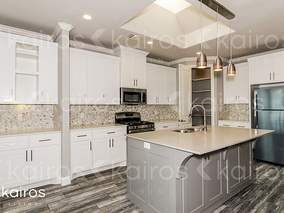 5th image of 2702 Nashville Ave