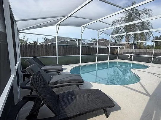 3 bed, 2.0 bath, 1180 sqft, $2,750 — Photo 2