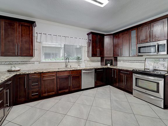 Sprawling kitchen