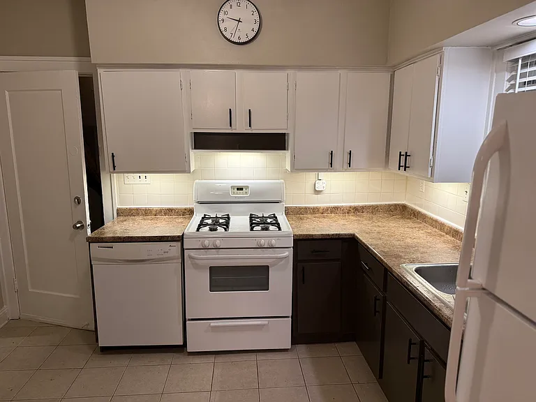 1124 Summit Ave — Photo 20