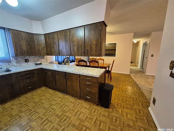 4th image of 10 Yandeau CRESCENT