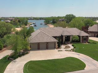 2642 N North Shore Cir, Wichita, KS 67205