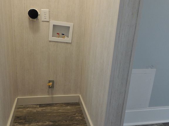 Apt B- High St- Web Pict- Lavanderia_10122025