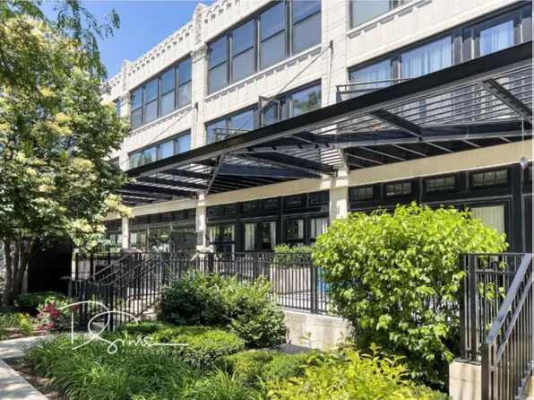 1110 W 15th St Unit 407, Chicago, IL 60608