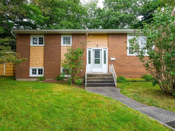 7 Willowdale Ter, Halifax, NS B3P 1S1
