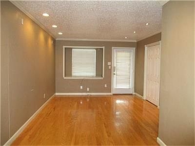 4th image of 1014 E Tri Oaks Ln #13