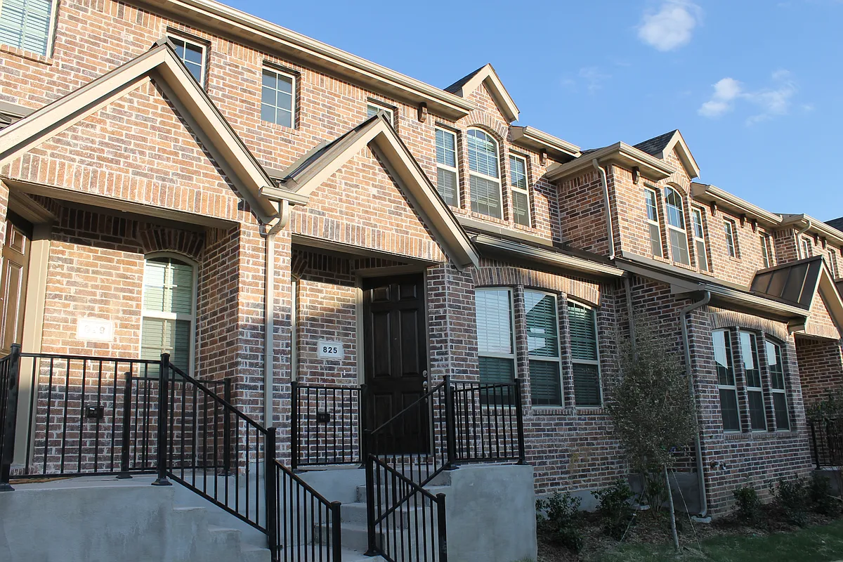 Building Photo - 825 Ben Ln #825