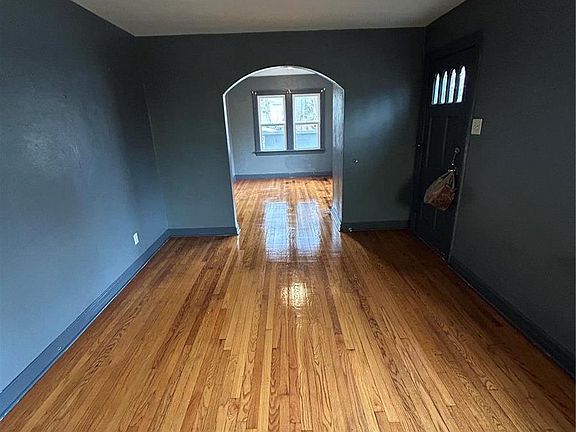 3rd image of 2325 Gardner Dr