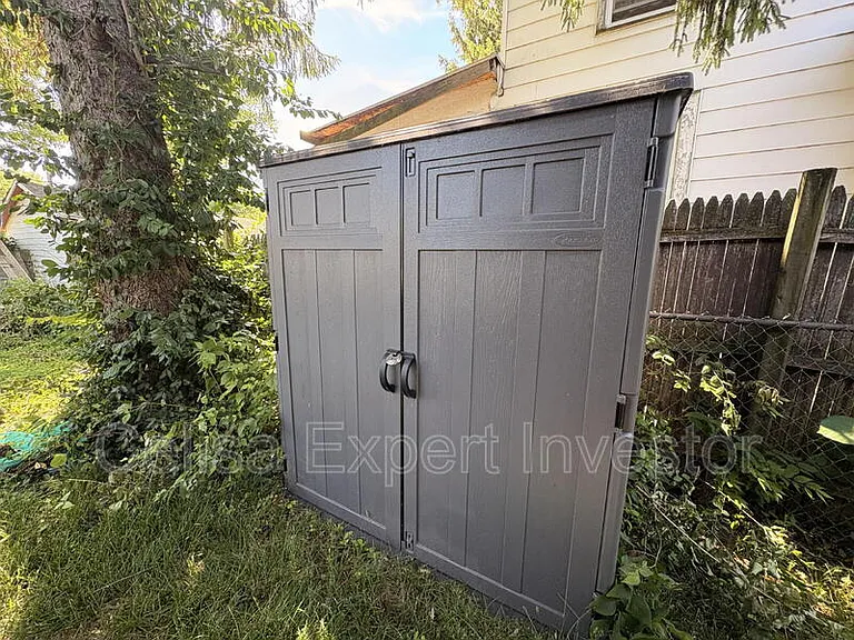 2337 Winter St — Photo 8