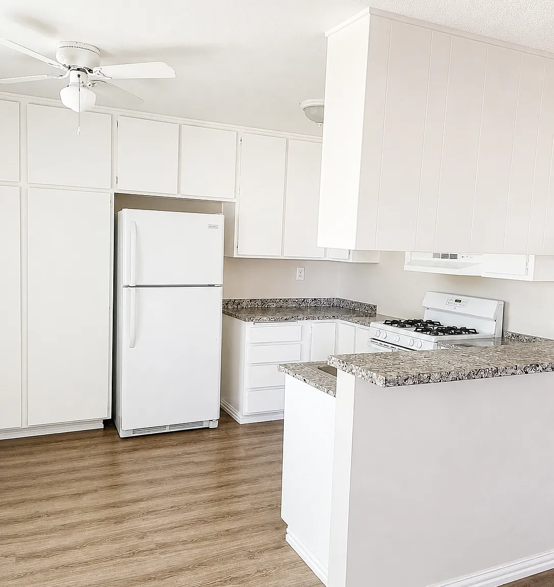 2 bed, 826 sqft, $1,400 — Photo 3